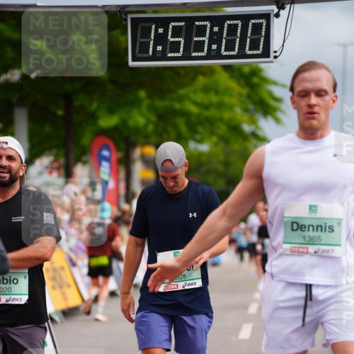 20.09.2026 - PSD Bank Halbmarathon LAZAROV Photography http://msf.ph/oto/10515655 20.09.2026 11:52:59 Ziel 1365, 2528, 3018, 3050, 4020, 4230, 4451, 4757 meine-sportfotos.de