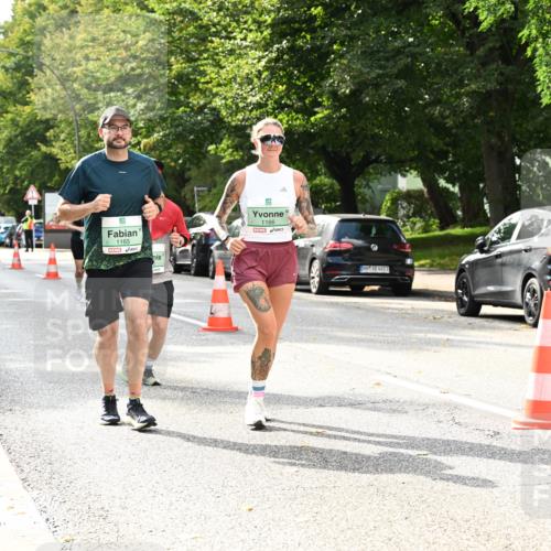 20.09.2026 - PSD Bank Halbmarathon Dr. Thomas Lammeyer http://msf.ph/oto/10515736 20.09.2026 11:10:27 Laufen 1165, 1166 meine-sportfotos.de
