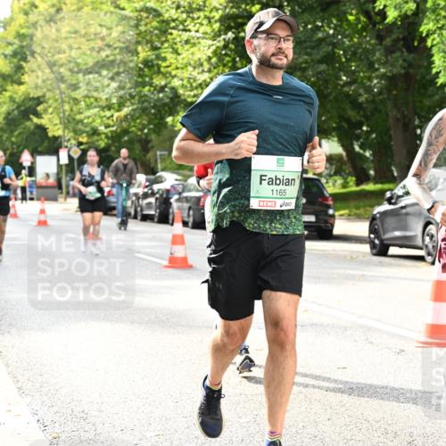 20.09.2026 - PSD Bank Halbmarathon Dr. Thomas Lammeyer http://msf.ph/oto/10515786 20.09.2026 11:10:28 Laufen 1165, 1166 meine-sportfotos.de