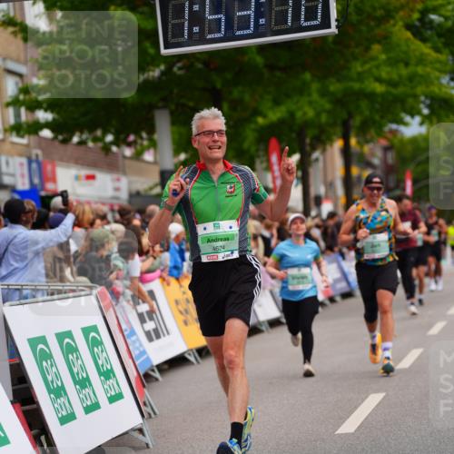 20.09.2026 - PSD Bank Halbmarathon LAZAROV Photography http://msf.ph/oto/10515802 20.09.2026 11:53:10 Ziel 2870, 3041, 3371, 3505, 4624 meine-sportfotos.de
