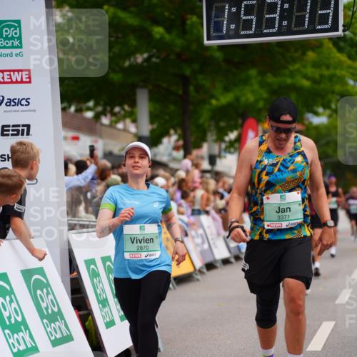 20.09.2026 - PSD Bank Halbmarathon LAZAROV Photography http://msf.ph/oto/10515869 20.09.2026 11:53:12 Ziel 1666, 2286, 2870, 3041, 3371, 3505, 4624 meine-sportfotos.de