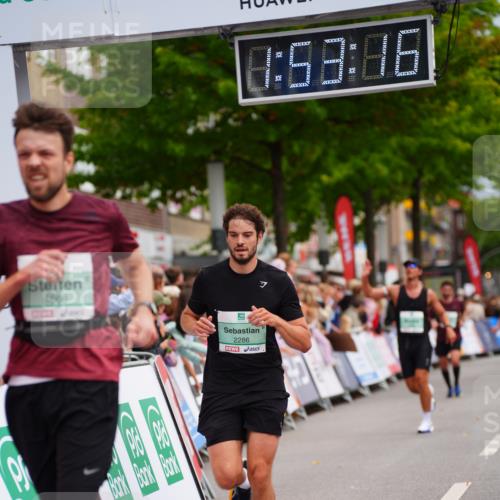 20.09.2026 - PSD Bank Halbmarathon LAZAROV Photography http://msf.ph/oto/10515918 20.09.2026 11:53:16 Ziel 1046, 1666, 1701, 2286, 2870, 3371, 4507, 4624 meine-sportfotos.de