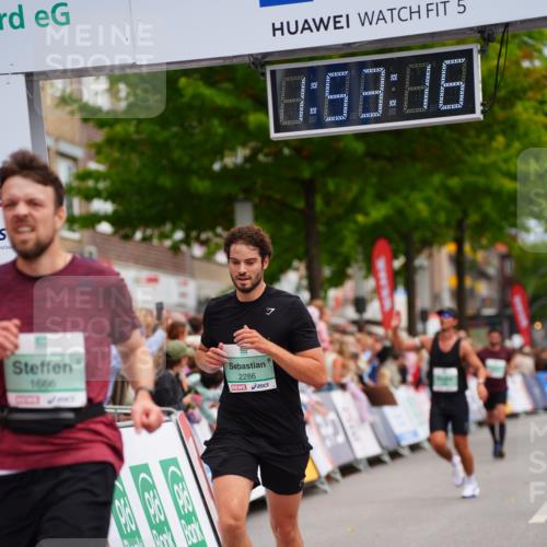 20.09.2026 - PSD Bank Halbmarathon LAZAROV Photography http://msf.ph/oto/10515927 20.09.2026 11:53:16 Ziel 1046, 1666, 1701, 2286, 2870, 3371, 4507, 4624 meine-sportfotos.de