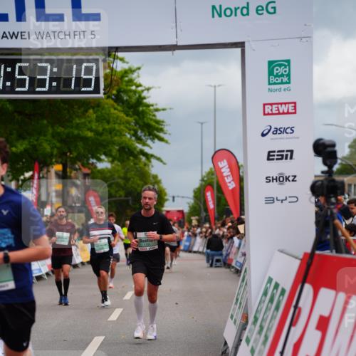 20.09.2026 - PSD Bank Halbmarathon LAZAROV Photography http://msf.ph/oto/10516002 20.09.2026 11:53:19 Ziel 1046, 1666, 1701, 2286, 2650, 2870, 3371, 4386, 4507 meine-sportfotos.de
