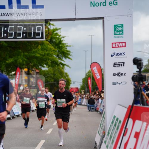 20.09.2026 - PSD Bank Halbmarathon LAZAROV Photography http://msf.ph/oto/10516017 20.09.2026 11:53:19 Ziel 1046, 1666, 1701, 2286, 2650, 2870, 3371, 4386, 4507 meine-sportfotos.de