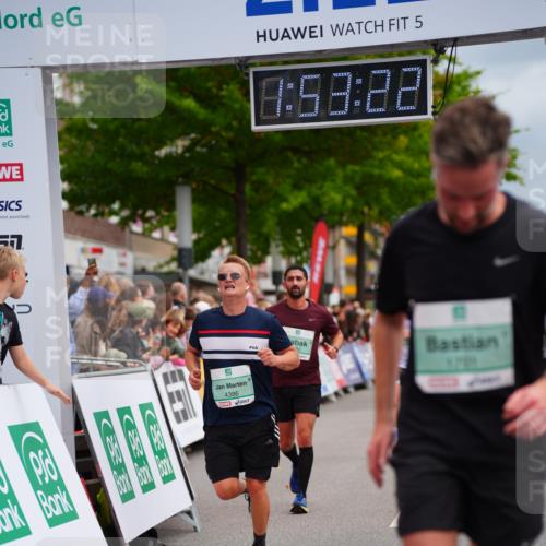 20.09.2026 - PSD Bank Halbmarathon LAZAROV Photography http://msf.ph/oto/10516079 20.09.2026 11:53:22 Ziel 1012, 1046, 1666, 1701, 2106, 2286, 2650, 4386, 4507 meine-sportfotos.de