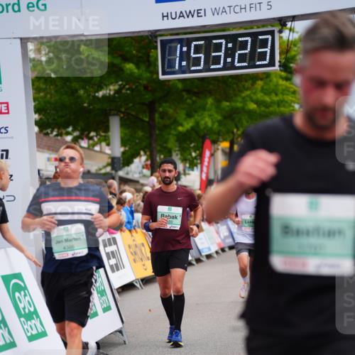 20.09.2026 - PSD Bank Halbmarathon LAZAROV Photography http://msf.ph/oto/10516086 20.09.2026 11:53:22 Ziel 1012, 1046, 1666, 1701, 2106, 2286, 2650, 4386, 4507 meine-sportfotos.de