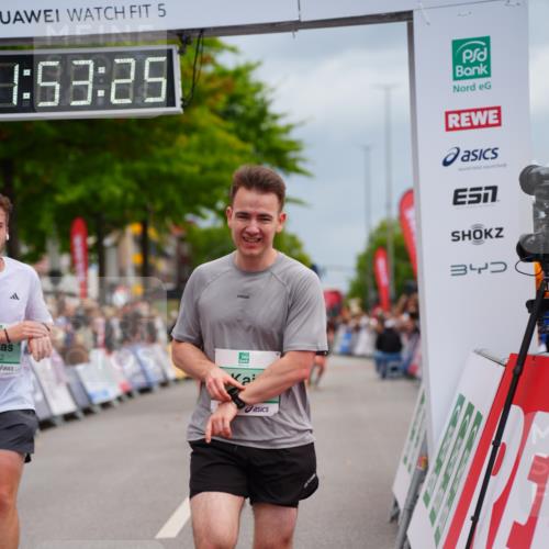 20.09.2026 - PSD Bank Halbmarathon LAZAROV Photography http://msf.ph/oto/10516130 20.09.2026 11:53:25 Ziel 1012, 1046, 1701, 2106, 2270, 2650, 3154, 4386, 4507 meine-sportfotos.de