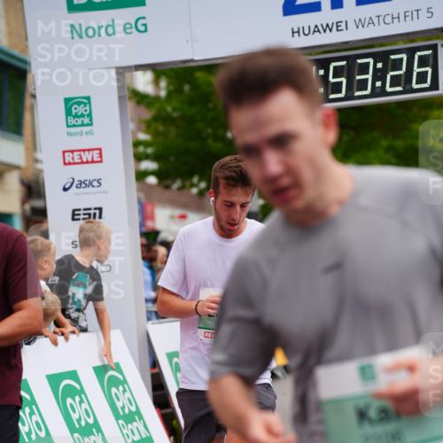20.09.2026 - PSD Bank Halbmarathon LAZAROV Photography http://msf.ph/oto/10516159 20.09.2026 11:53:26 Ziel 1012, 1046, 1701, 2106, 2270, 2650, 3154, 4386, 4507 meine-sportfotos.de