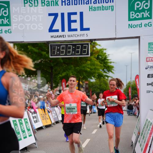 20.09.2026 - PSD Bank Halbmarathon LAZAROV Photography http://msf.ph/oto/10516286 20.09.2026 11:53:33 Ziel 1012, 1528, 2270, 2350, 3154, 3376, 3678, 3702, 3867, 4025 meine-sportfotos.de
