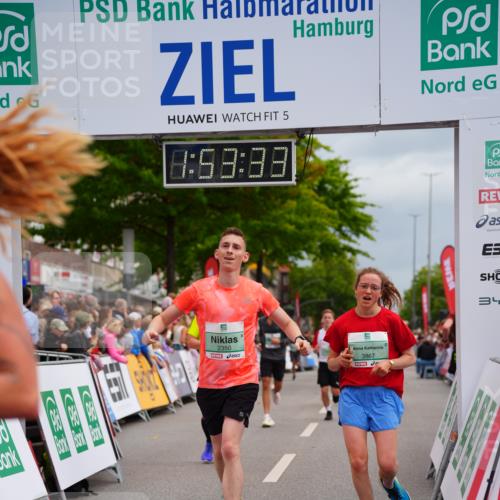 20.09.2026 - PSD Bank Halbmarathon LAZAROV Photography http://msf.ph/oto/10516295 20.09.2026 11:53:33 Ziel 1012, 1528, 2270, 2350, 3154, 3376, 3678, 3702, 3867, 4025 meine-sportfotos.de