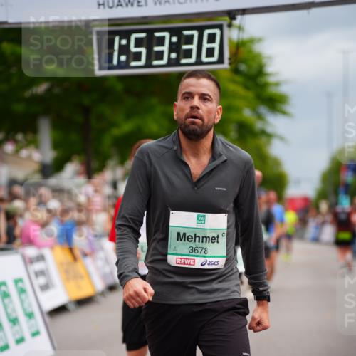 20.09.2026 - PSD Bank Halbmarathon LAZAROV Photography http://msf.ph/oto/10516365 20.09.2026 11:53:38 Ziel 1462, 1528, 1961, 2350, 2611, 3376, 3678, 3702, 3867, 4025, 4770 meine-sportfotos.de