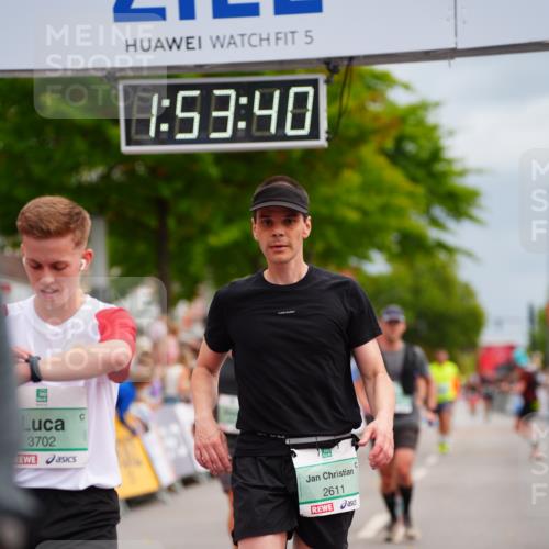 20.09.2026 - PSD Bank Halbmarathon LAZAROV Photography http://msf.ph/oto/10516372 20.09.2026 11:53:39 Ziel 1462, 1528, 1961, 2350, 2611, 3376, 3678, 3702, 3867, 4021, 4025, 4770 meine-sportfotos.de