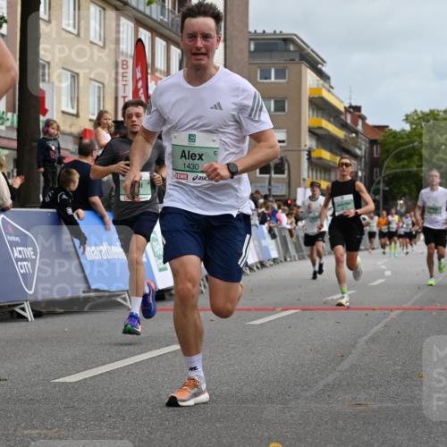 20.09.2026 - PSD Bank Halbmarathon J. Mangold http://msf.ph/oto/10516375 20.09.2026 11:45:01 Ziel 1159, 1374, 1430, 2300, 2928, 2959, 3861, 3913, 3981 meine-sportfotos.de