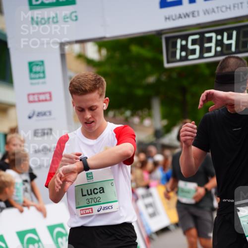 20.09.2026 - PSD Bank Halbmarathon LAZAROV Photography http://msf.ph/oto/10516401 20.09.2026 11:53:40 Ziel 1462, 1961, 2350, 2611, 3678, 3702, 3867, 4021, 4025, 4770 meine-sportfotos.de