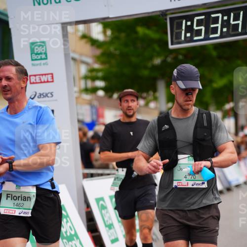 20.09.2026 - PSD Bank Halbmarathon LAZAROV Photography http://msf.ph/oto/10516416 20.09.2026 11:53:43 Ziel 1462, 1961, 2611, 3678, 3702, 4021, 4426, 4770 meine-sportfotos.de