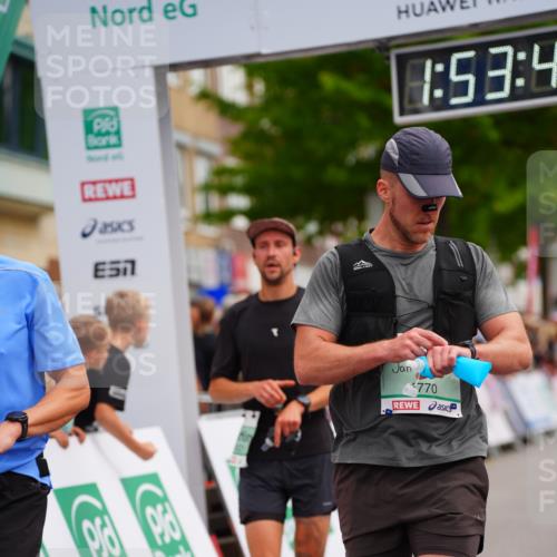 20.09.2026 - PSD Bank Halbmarathon LAZAROV Photography http://msf.ph/oto/10516429 20.09.2026 11:53:43 Ziel 1462, 1961, 2611, 3678, 3702, 4021, 4426, 4770 meine-sportfotos.de