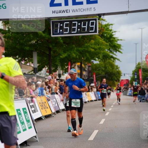 20.09.2026 - PSD Bank Halbmarathon LAZAROV Photography http://msf.ph/oto/10516494 20.09.2026 11:53:49 Ziel 1346, 1462, 1961, 2879, 3840, 4021, 4426, 4770 meine-sportfotos.de