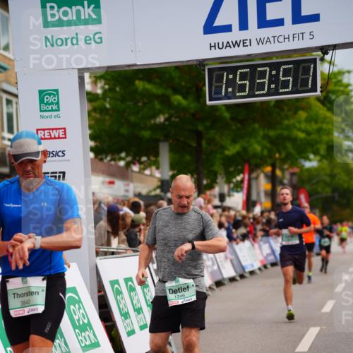 20.09.2026 - PSD Bank Halbmarathon LAZAROV Photography http://msf.ph/oto/10516534 20.09.2026 11:53:51 Ziel 1346, 2879, 3840, 4021, 4426 meine-sportfotos.de