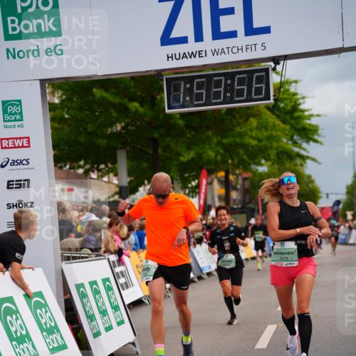 20.09.2026 - PSD Bank Halbmarathon LAZAROV Photography http://msf.ph/oto/10516624 20.09.2026 11:53:56 Ziel 1014, 1346, 2879, 3106, 3479, 3840 meine-sportfotos.de