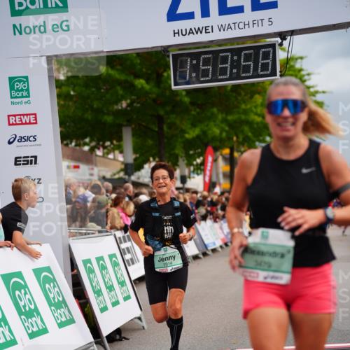 20.09.2026 - PSD Bank Halbmarathon LAZAROV Photography http://msf.ph/oto/10516676 20.09.2026 11:53:58 Ziel 1014, 1346, 2879, 3106, 3479, 3840 meine-sportfotos.de
