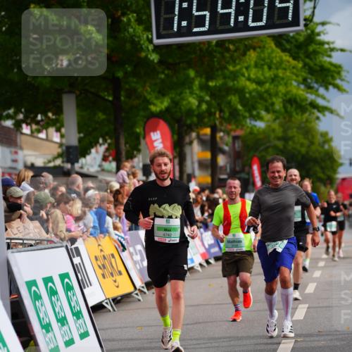 20.09.2026 - PSD Bank Halbmarathon LAZAROV Photography http://msf.ph/oto/10516747 20.09.2026 11:54:03 Ziel 1014, 2031, 2144, 3106, 3479, 3558, 4742 meine-sportfotos.de