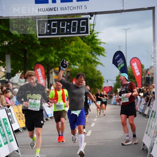 20.09.2026 - PSD Bank Halbmarathon LAZAROV Photography http://msf.ph/oto/10516763 20.09.2026 11:54:04 Ziel 1014, 1839, 2031, 2144, 3106, 3479, 3558, 4742 meine-sportfotos.de