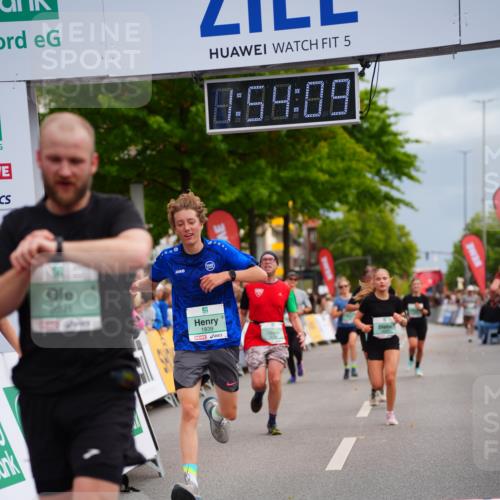 20.09.2026 - PSD Bank Halbmarathon LAZAROV Photography http://msf.ph/oto/10516843 20.09.2026 11:54:08 Ziel 1839, 2031, 2144, 3558, 4027, 4742, 4759, 4785 meine-sportfotos.de
