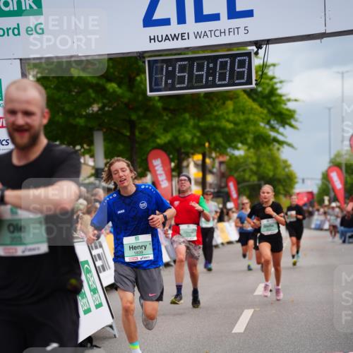 20.09.2026 - PSD Bank Halbmarathon LAZAROV Photography http://msf.ph/oto/10516853 20.09.2026 11:54:08 Ziel 1839, 2031, 2144, 3558, 4027, 4742, 4759, 4785 meine-sportfotos.de