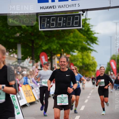 20.09.2026 - PSD Bank Halbmarathon LAZAROV Photography http://msf.ph/oto/10516939 20.09.2026 11:54:11 Ziel 1642, 1839, 2031, 2144, 2594, 3558, 3654, 4027, 4742, 4759, 4785 meine-sportfotos.de
