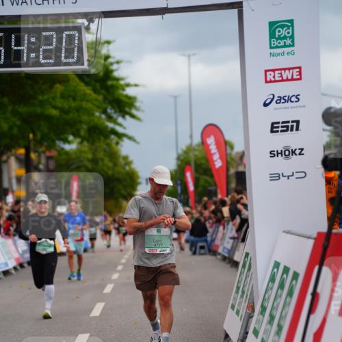 20.09.2026 - PSD Bank Halbmarathon LAZAROV Photography http://msf.ph/oto/10517096 20.09.2026 11:54:19 Ziel 1642, 2594, 2727, 2987, 3654, 4777, 4785 meine-sportfotos.de