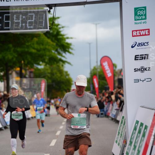 20.09.2026 - PSD Bank Halbmarathon LAZAROV Photography http://msf.ph/oto/10517110 20.09.2026 11:54:20 Ziel 1642, 2594, 2727, 2987, 3654, 4777 meine-sportfotos.de