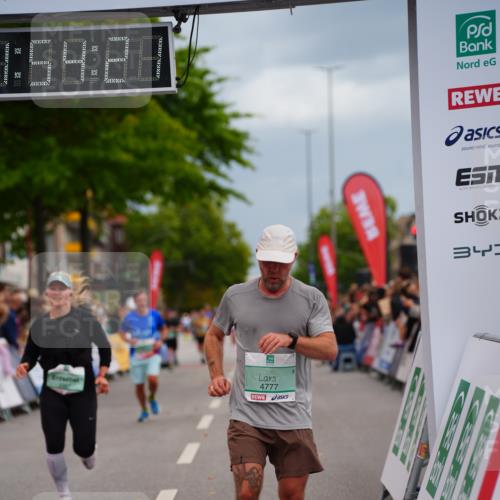 20.09.2026 - PSD Bank Halbmarathon LAZAROV Photography http://msf.ph/oto/10517117 20.09.2026 11:54:20 Ziel 1642, 2594, 2727, 2987, 3654, 4777 meine-sportfotos.de