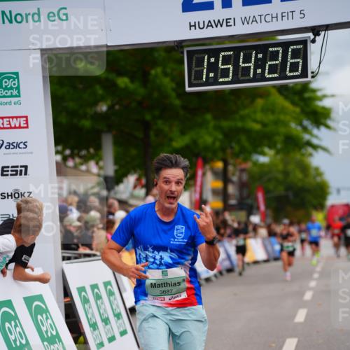 20.09.2026 - PSD Bank Halbmarathon LAZAROV Photography http://msf.ph/oto/10517189 20.09.2026 11:54:26 Ziel 2987, 3687, 4777 meine-sportfotos.de