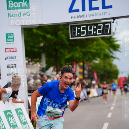 20.09.2026 - PSD Bank Halbmarathon LAZAROV Photography http://msf.ph/oto/10517212 20.09.2026 11:54:26 Ziel 2987, 3687, 4777 meine-sportfotos.de