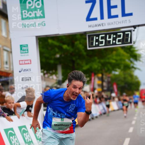 20.09.2026 - PSD Bank Halbmarathon LAZAROV Photography http://msf.ph/oto/10517226 20.09.2026 11:54:26 Ziel 2987, 3687, 4777 meine-sportfotos.de