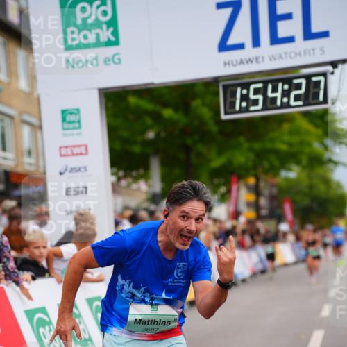 20.09.2026 - PSD Bank Halbmarathon LAZAROV Photography http://msf.ph/oto/10517235 20.09.2026 11:54:26 Ziel 2987, 3687, 4777 meine-sportfotos.de