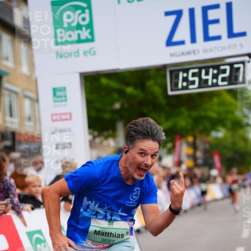 20.09.2026 - PSD Bank Halbmarathon LAZAROV Photography http://msf.ph/oto/10517241 20.09.2026 11:54:27 Ziel 2987, 3687, 4777 meine-sportfotos.de