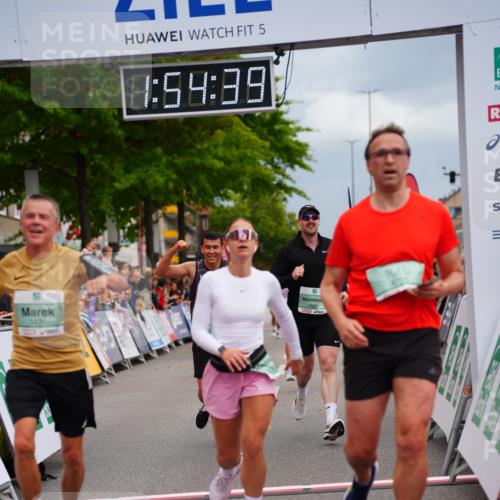 20.09.2026 - PSD Bank Halbmarathon LAZAROV Photography http://msf.ph/oto/10517409 20.09.2026 11:54:38 Ziel 1067, 1094, 2123, 2313, 3351, 3386, 3426, 4569, 4644, 4755 meine-sportfotos.de