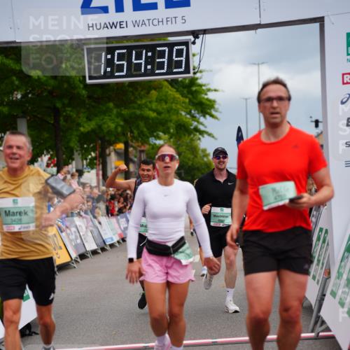 20.09.2026 - PSD Bank Halbmarathon LAZAROV Photography http://msf.ph/oto/10517415 20.09.2026 11:54:39 Ziel 1067, 1094, 2123, 2313, 2647, 3351, 3386, 3426, 4569, 4644, 4755 meine-sportfotos.de