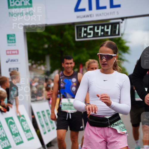 20.09.2026 - PSD Bank Halbmarathon LAZAROV Photography http://msf.ph/oto/10517461 20.09.2026 11:54:41 Ziel 1067, 1094, 2123, 2313, 2647, 3351, 3386, 3426, 4569, 4755 meine-sportfotos.de