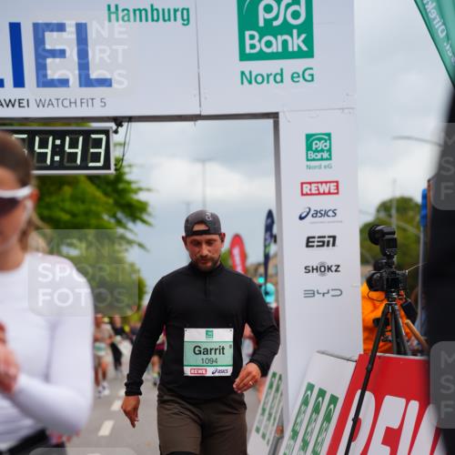 20.09.2026 - PSD Bank Halbmarathon LAZAROV Photography http://msf.ph/oto/10517490 20.09.2026 11:54:42 Ziel 1067, 1094, 2123, 2313, 2647, 3351, 3386, 3426, 4569, 4755 meine-sportfotos.de