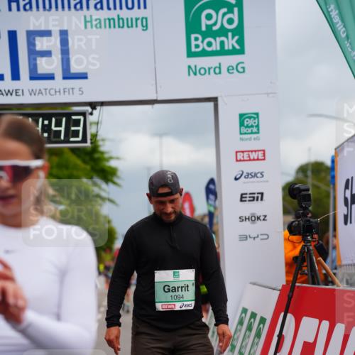 20.09.2026 - PSD Bank Halbmarathon LAZAROV Photography http://msf.ph/oto/10517500 20.09.2026 11:54:43 Ziel 1067, 1094, 2123, 2313, 2647, 3351, 3386, 3426, 4569, 4755 meine-sportfotos.de