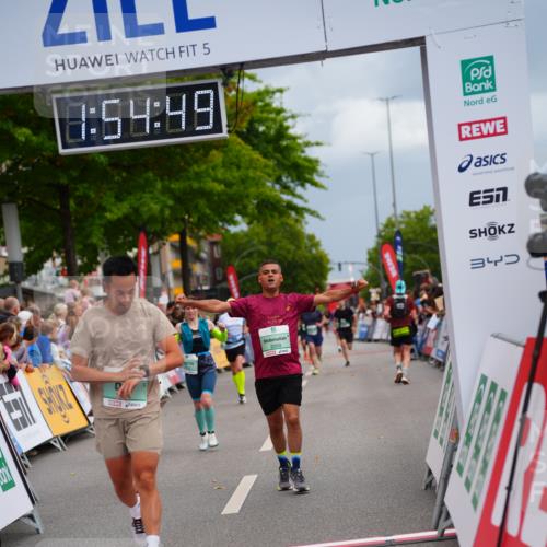 20.09.2026 - PSD Bank Halbmarathon LAZAROV Photography http://msf.ph/oto/10517548 20.09.2026 11:54:48 Ziel 1094, 1133, 2059, 2313, 2647, 2669, 3351, 3372, 3916 meine-sportfotos.de