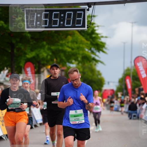 20.09.2026 - PSD Bank Halbmarathon LAZAROV Photography http://msf.ph/oto/10517779 20.09.2026 11:55:03 Ziel 1178, 1184, 1433, 3115, 4447, 4645, 4720 meine-sportfotos.de