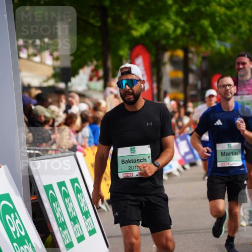 20.09.2026 - PSD Bank Halbmarathon LAZAROV Photography http://msf.ph/oto/10518182 20.09.2026 11:55:41 Ziel 1277, 2015, 3028, 3091, 3898, 4039, 4731 meine-sportfotos.de