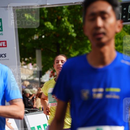 20.09.2026 - PSD Bank Halbmarathon LAZAROV Photography http://msf.ph/oto/10518561 20.09.2026 11:55:57 Ziel 1118, 1289, 1484, 1900, 2067, 2808, 2810, 3012, 3760, 3809, 3811, 4728 meine-sportfotos.de