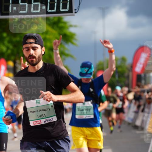 20.09.2026 - PSD Bank Halbmarathon LAZAROV Photography http://msf.ph/oto/10518631 20.09.2026 11:55:59 Ziel 1118, 1289, 1484, 1900, 2067, 2808, 3012, 3284, 3401, 3634, 3809, 3811, 4728 meine-sportfotos.de
