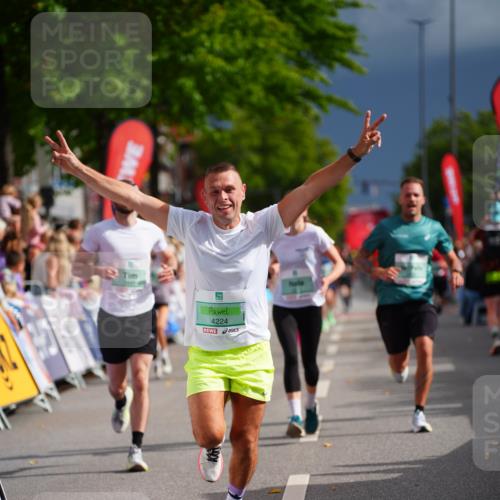 20.09.2026 - PSD Bank Halbmarathon LAZAROV Photography http://msf.ph/oto/10518758 20.09.2026 11:56:12 Ziel 1260, 1272, 1872, 1887, 3441, 3757, 3932, 4041, 4224, 4341, 4716 meine-sportfotos.de