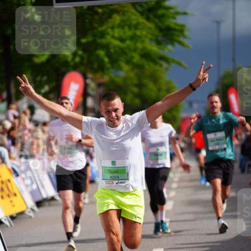20.09.2026 - PSD Bank Halbmarathon LAZAROV Photography http://msf.ph/oto/10518763 20.09.2026 11:56:12 Ziel 1260, 1272, 1872, 1887, 3441, 3757, 3932, 4041, 4224, 4341, 4716 meine-sportfotos.de